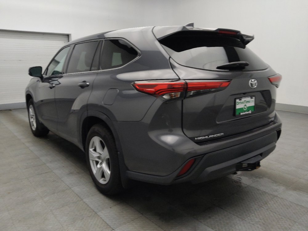 Used 2020 Toyota Highlander LE image 5