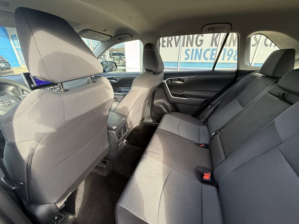 Used 2025 Toyota RAV4 XLE image 28