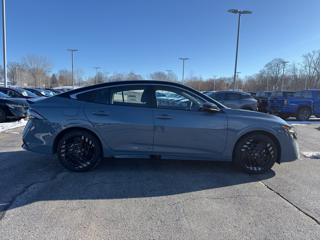 New 2026 Nissan Sentra SR w/ Floor Mat Package image 4