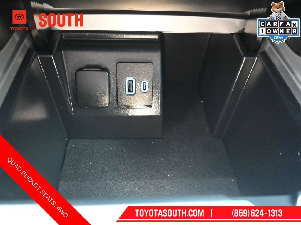 Used 2023 Ford Explorer Limited AWD/4WD image 21