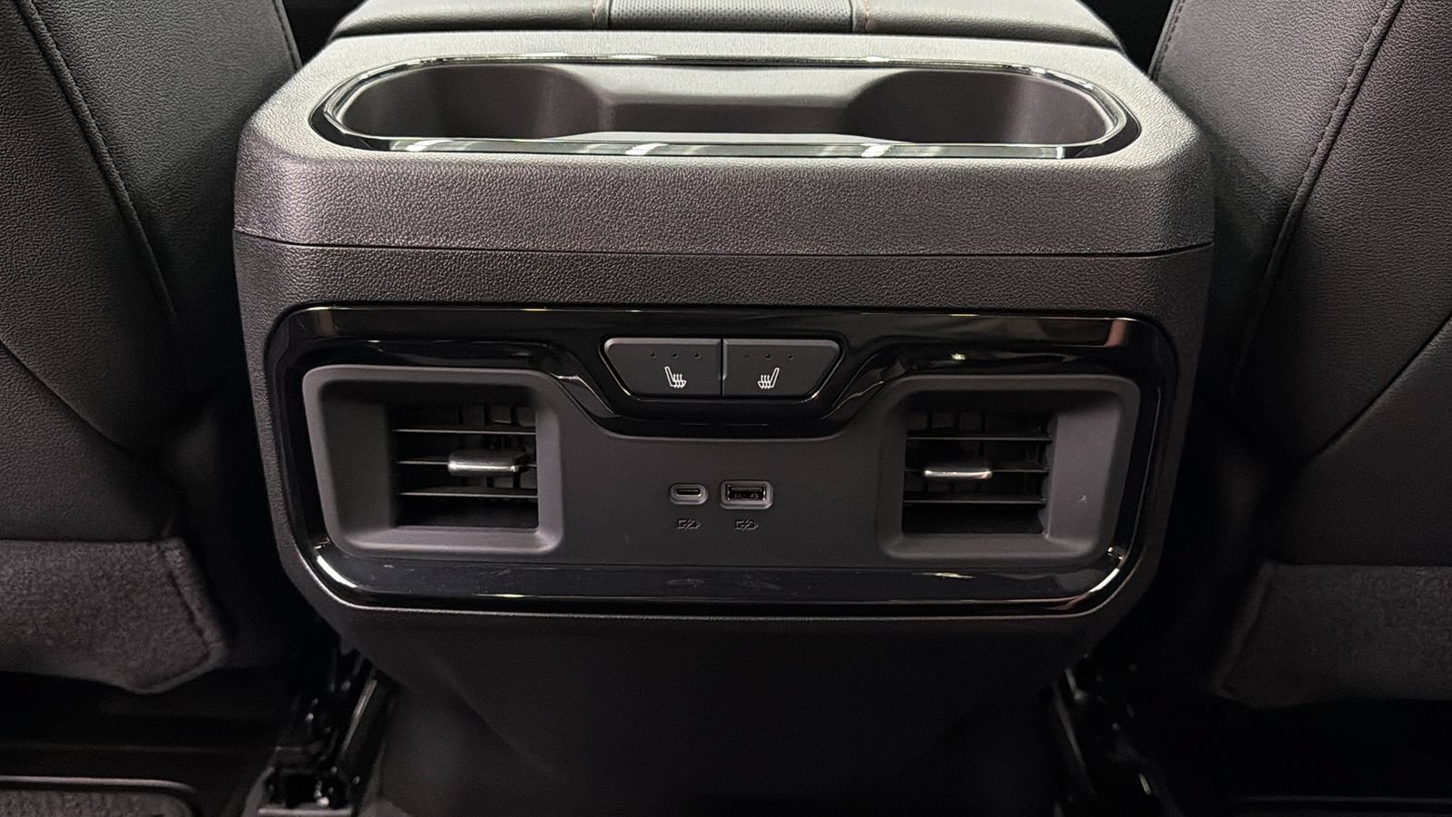Used 2026 GMC Sierra 1500 AT4 w/ AT4 Premium Package AWD/4WD image 39