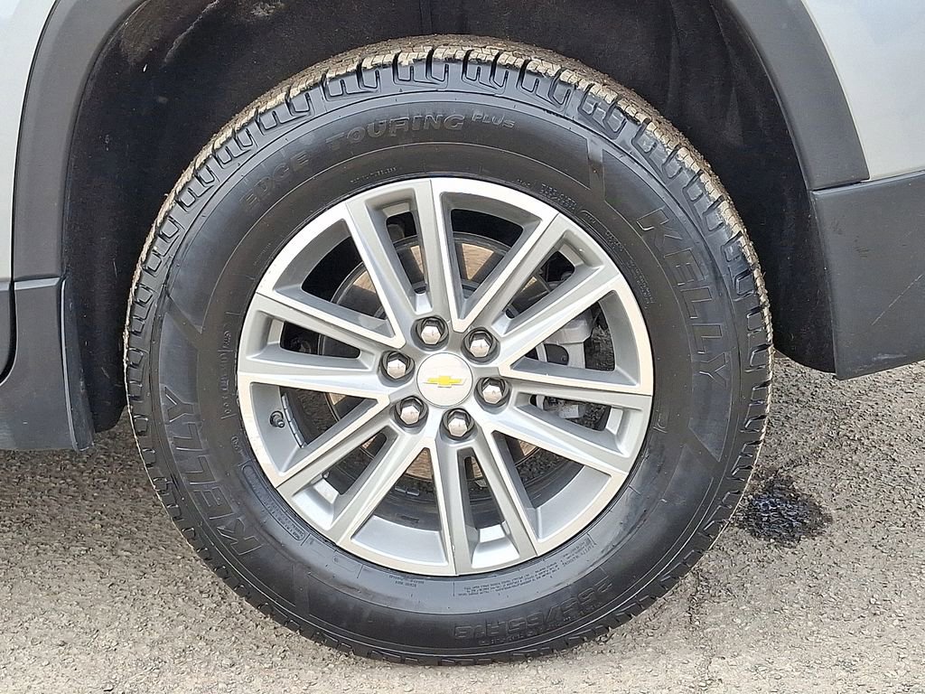 Used 2023 Chevrolet Traverse LT image 32