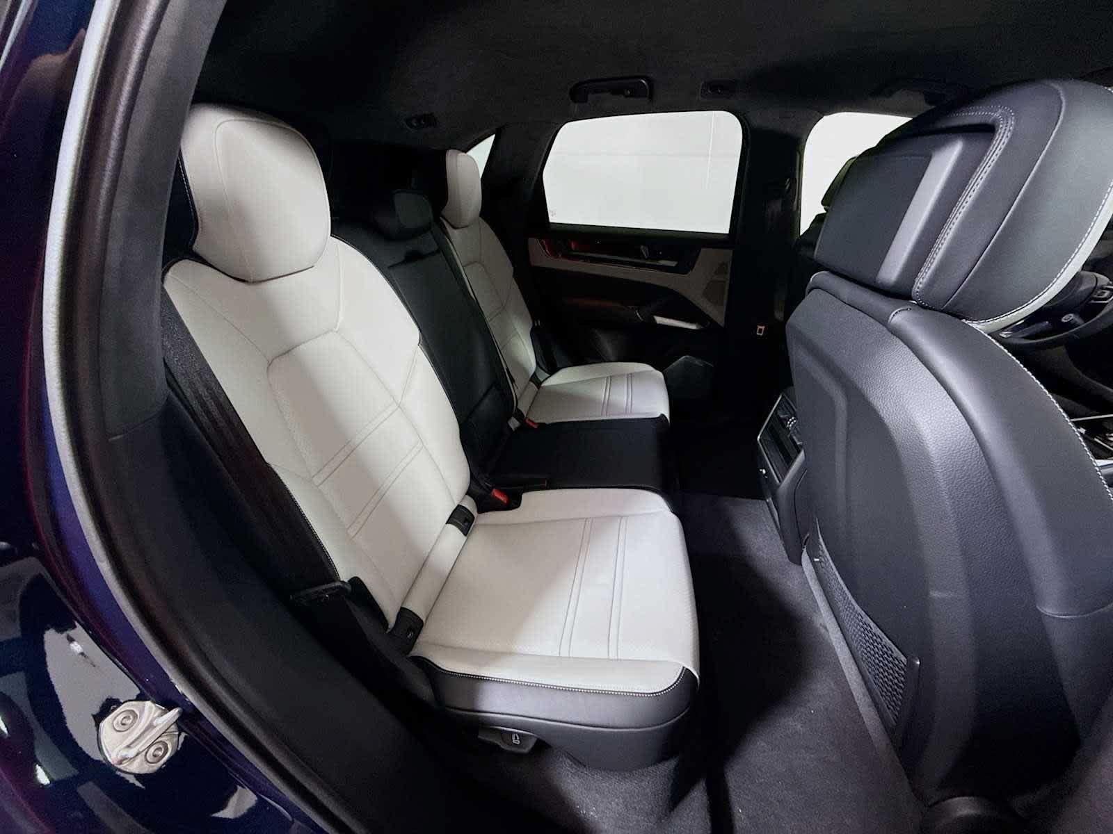 New 2025 Porsche Cayenne Turbo AWD/4WD image 20