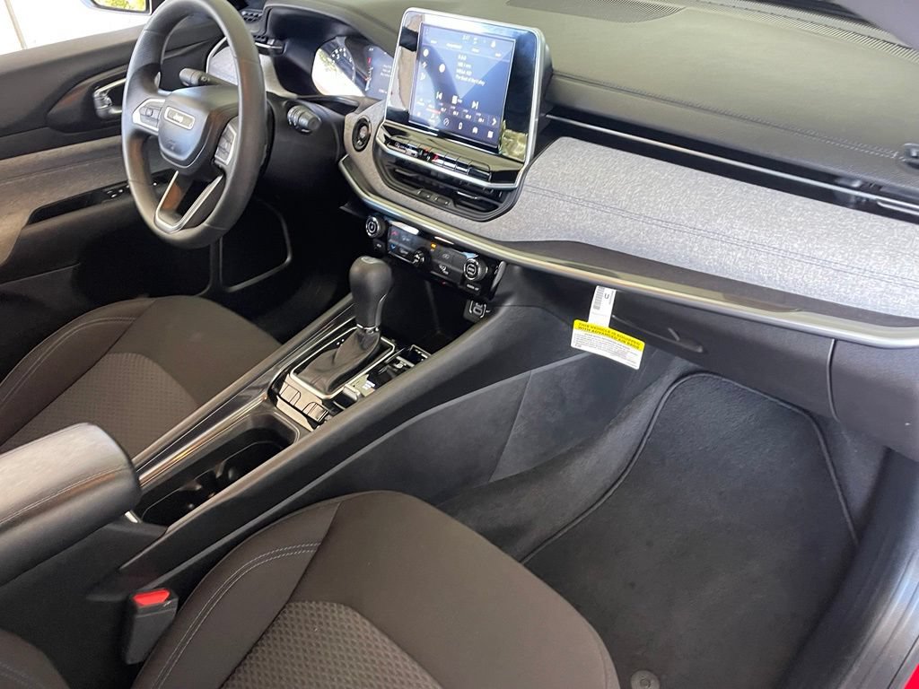 Used 2025 Jeep Compass Sport AWD/4WD image 14