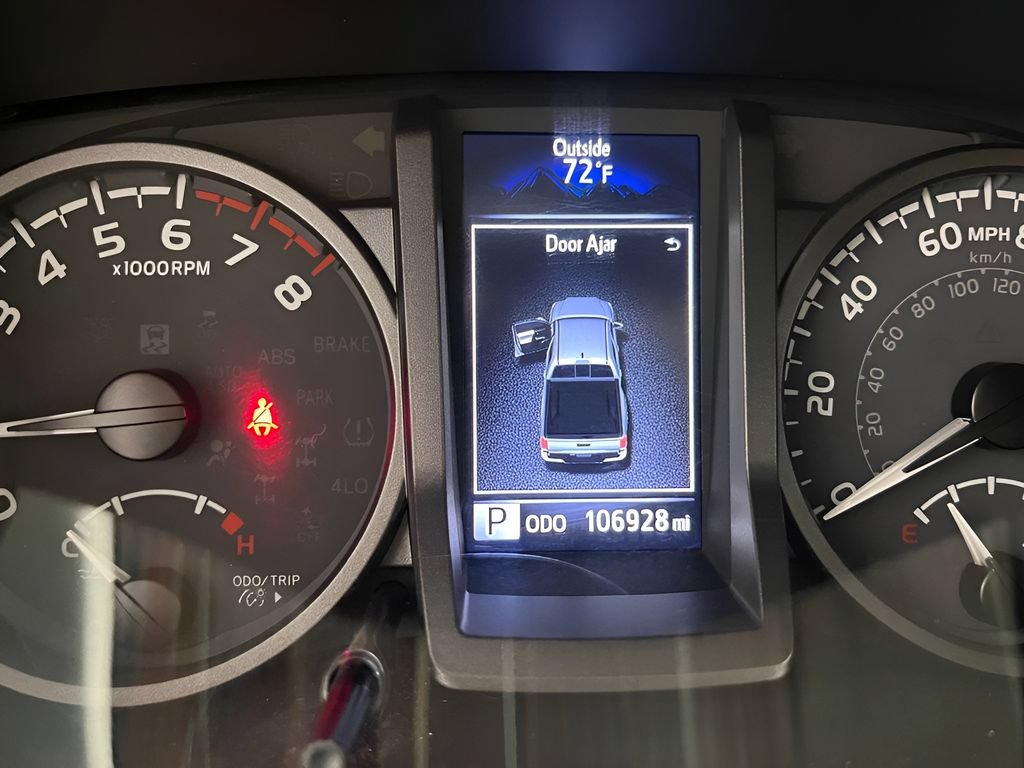 Used 2021 Toyota Tacoma TRD Off-Road w/ Technology Package AWD/4WD image 15