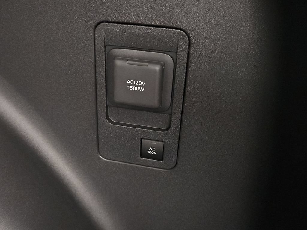 New 2026 Toyota C-HR AWD/4WD image 31