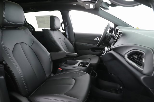 New 2026 Chrysler Pacifica Select image 19