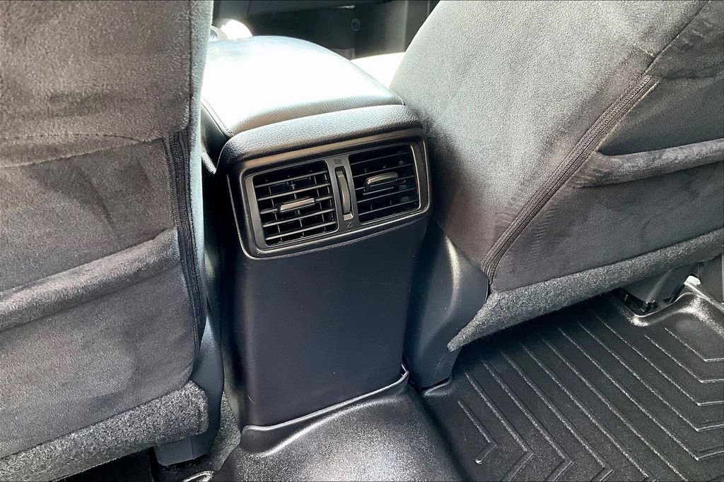 Used 2015 Nissan Rogue SV FWD image 11