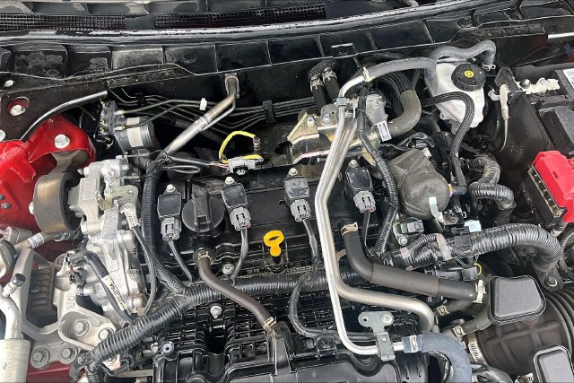 Used 2025 Nissan Altima 2.5 SV FWD image 31