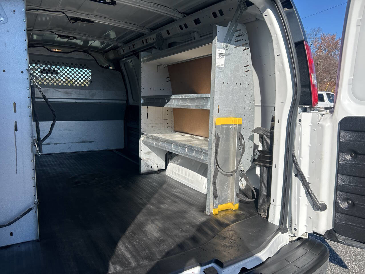 Used 2018 Chevrolet Express 2500 w/ Driver Convenience Package image 24