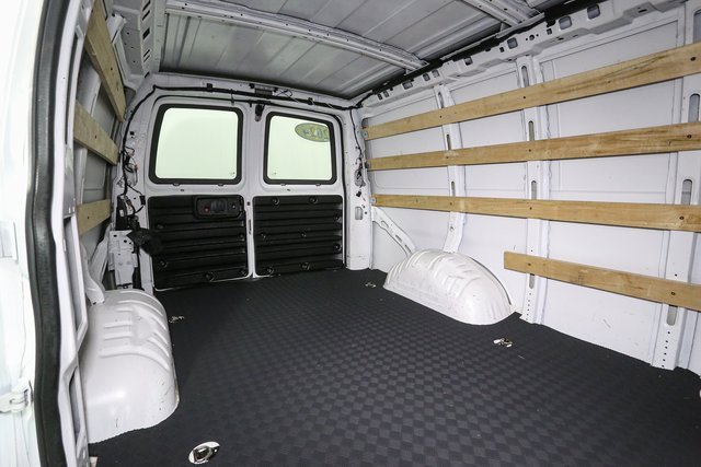 Used 2024 Chevrolet Express 2500 image 18
