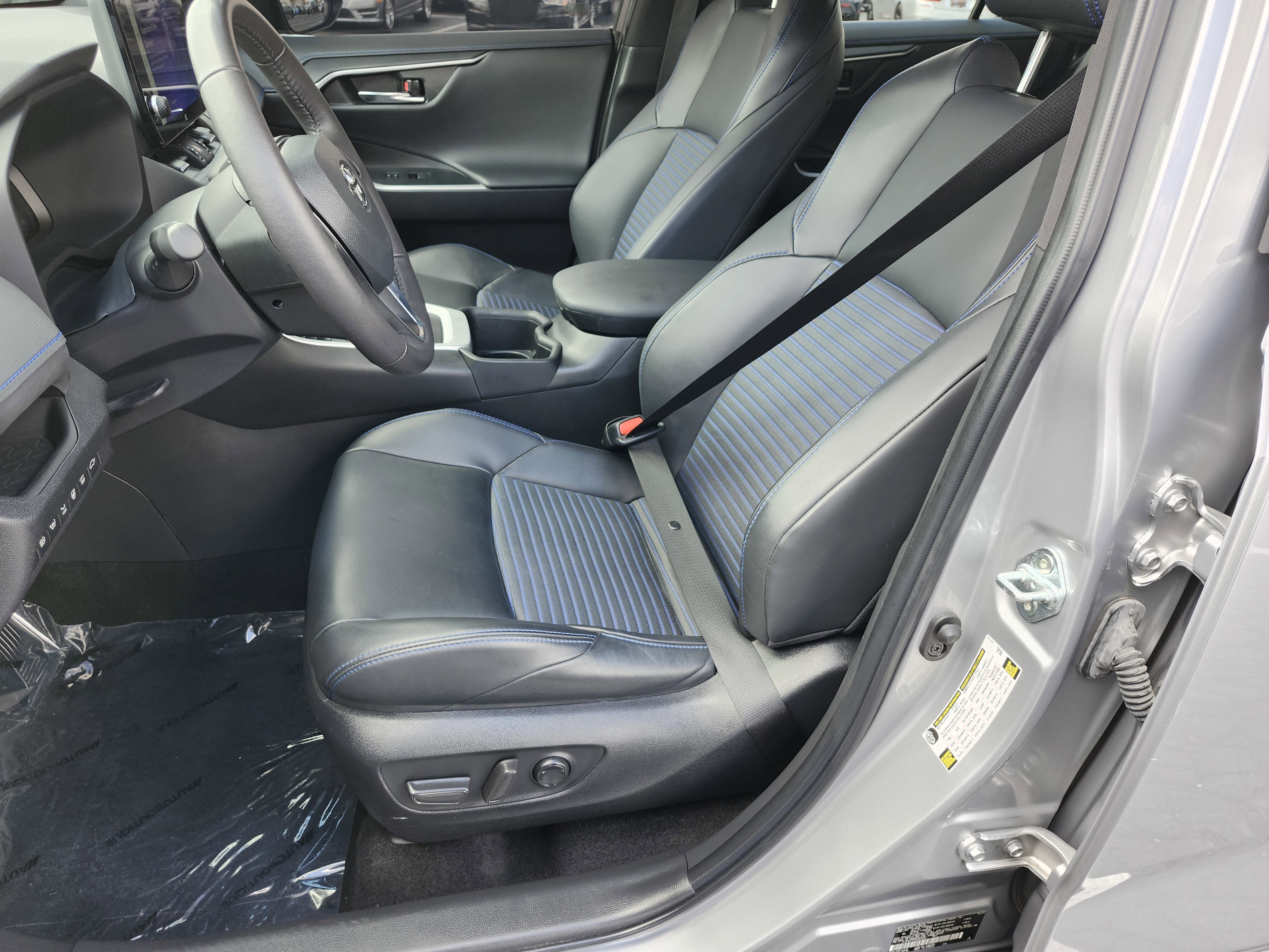 Used 2024 Toyota RAV4 XSE w/ Advanced Technology Package image 26