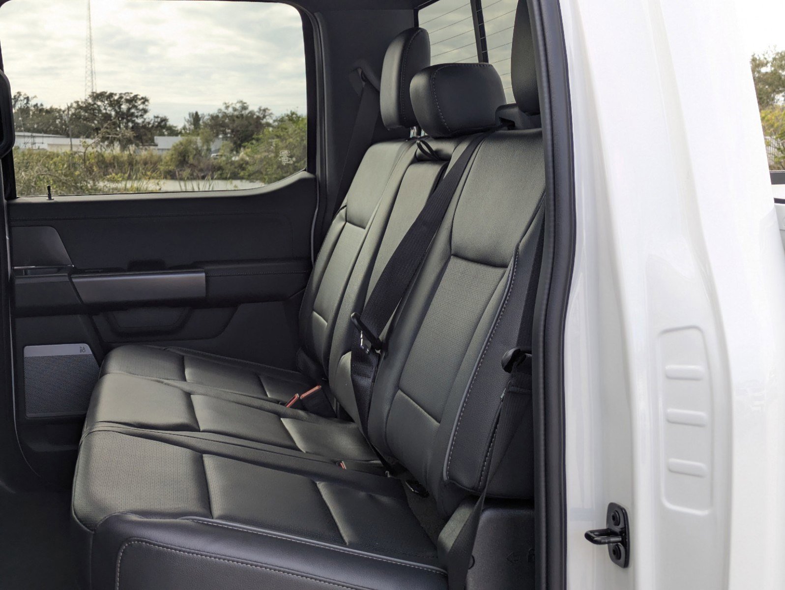 New 2025 Ford F150 Lariat w/ Equipment Group 501A Mid image 18