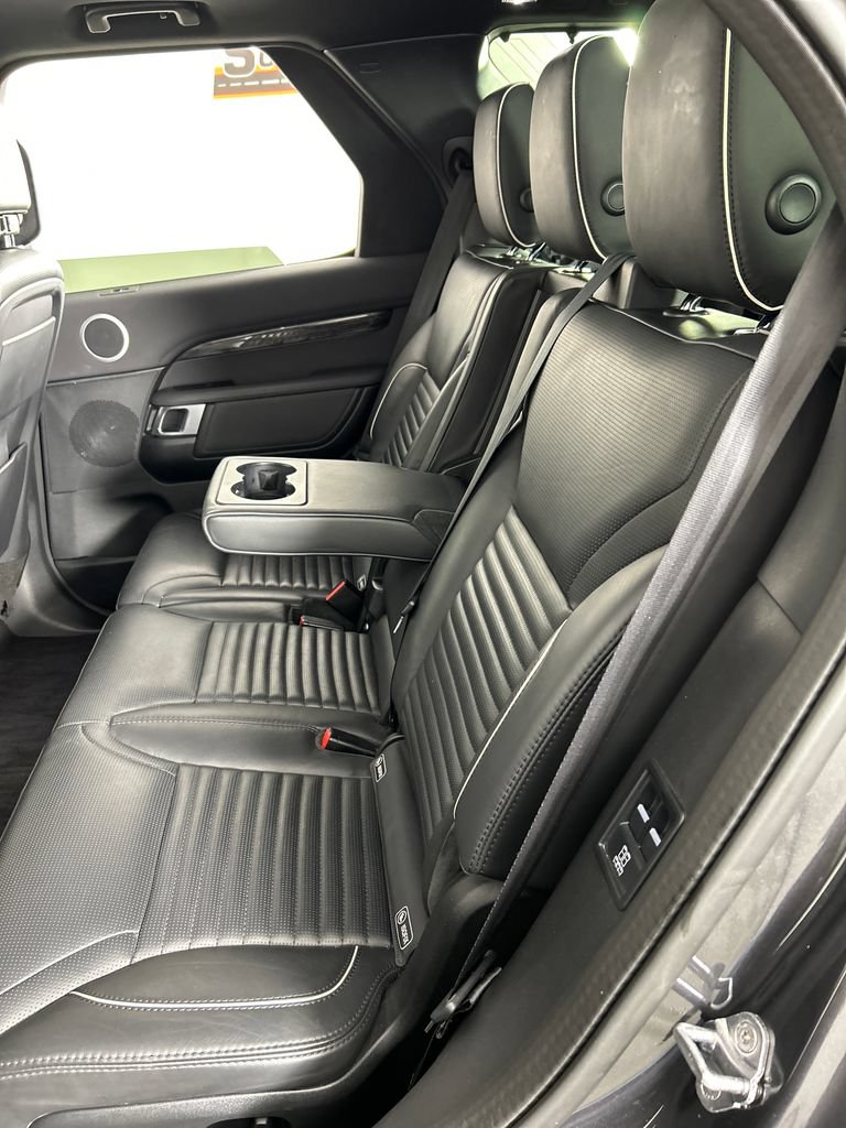 Used 2020 Land Rover Discovery HSE AWD/4WD image 16