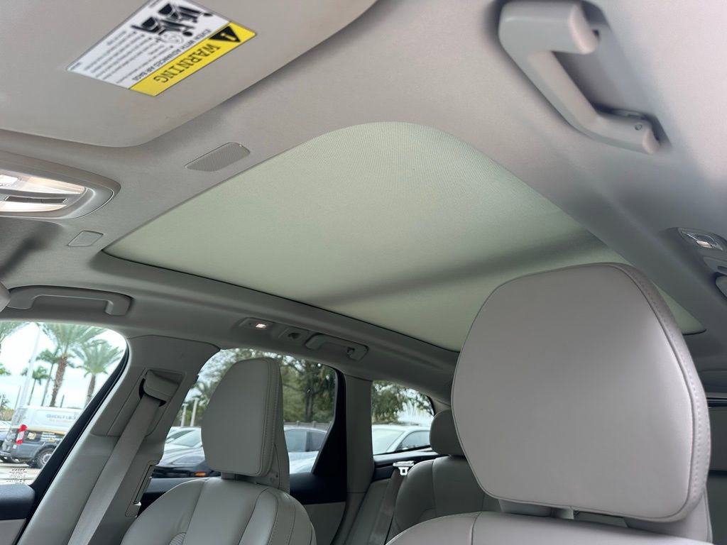 Used 2023 Volvo XC60 B5 Ultimate w/ Protection Package Premier image 23