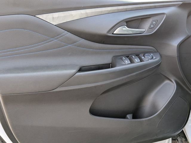 Used 2025 Buick Envista Sport Touring image 12