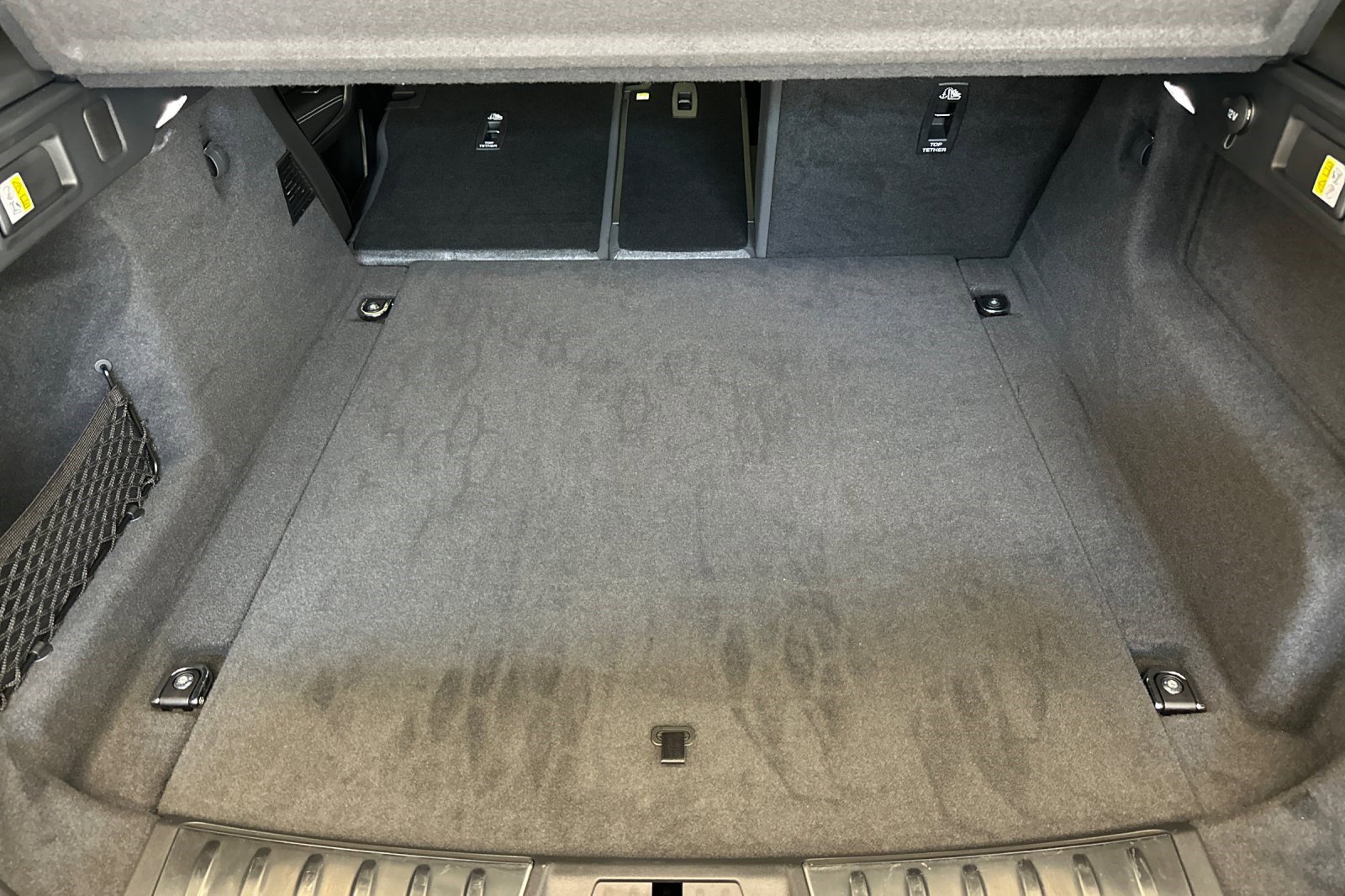 Used 2025 Jaguar F-PACE R-Dynamic S image 33