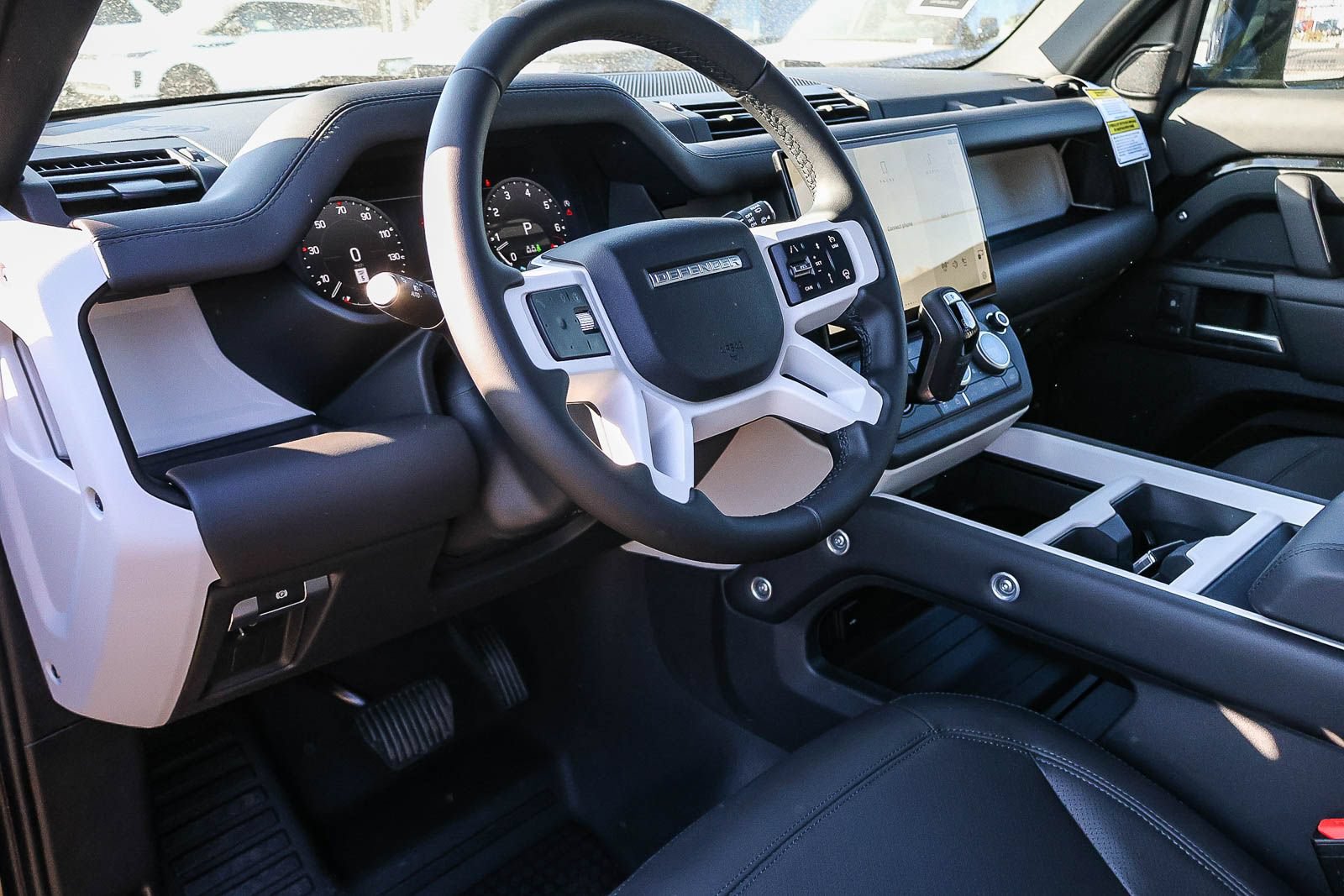 New 2026 Land Rover Defender 110 X-Dynamic SE AWD/4WD image 24