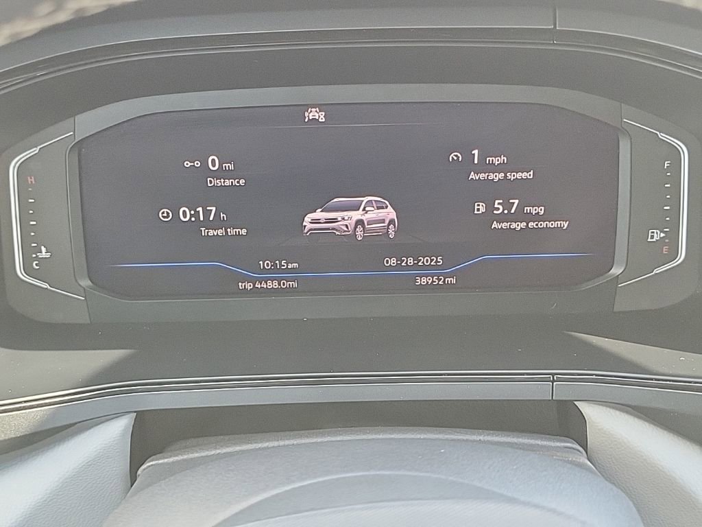 Used 2022 Volkswagen Taos SEL w/ Panoramic Sunroof Package image 34