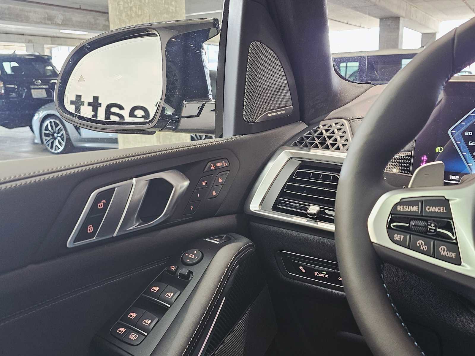 New 2026 BMW X7 M60i image 22