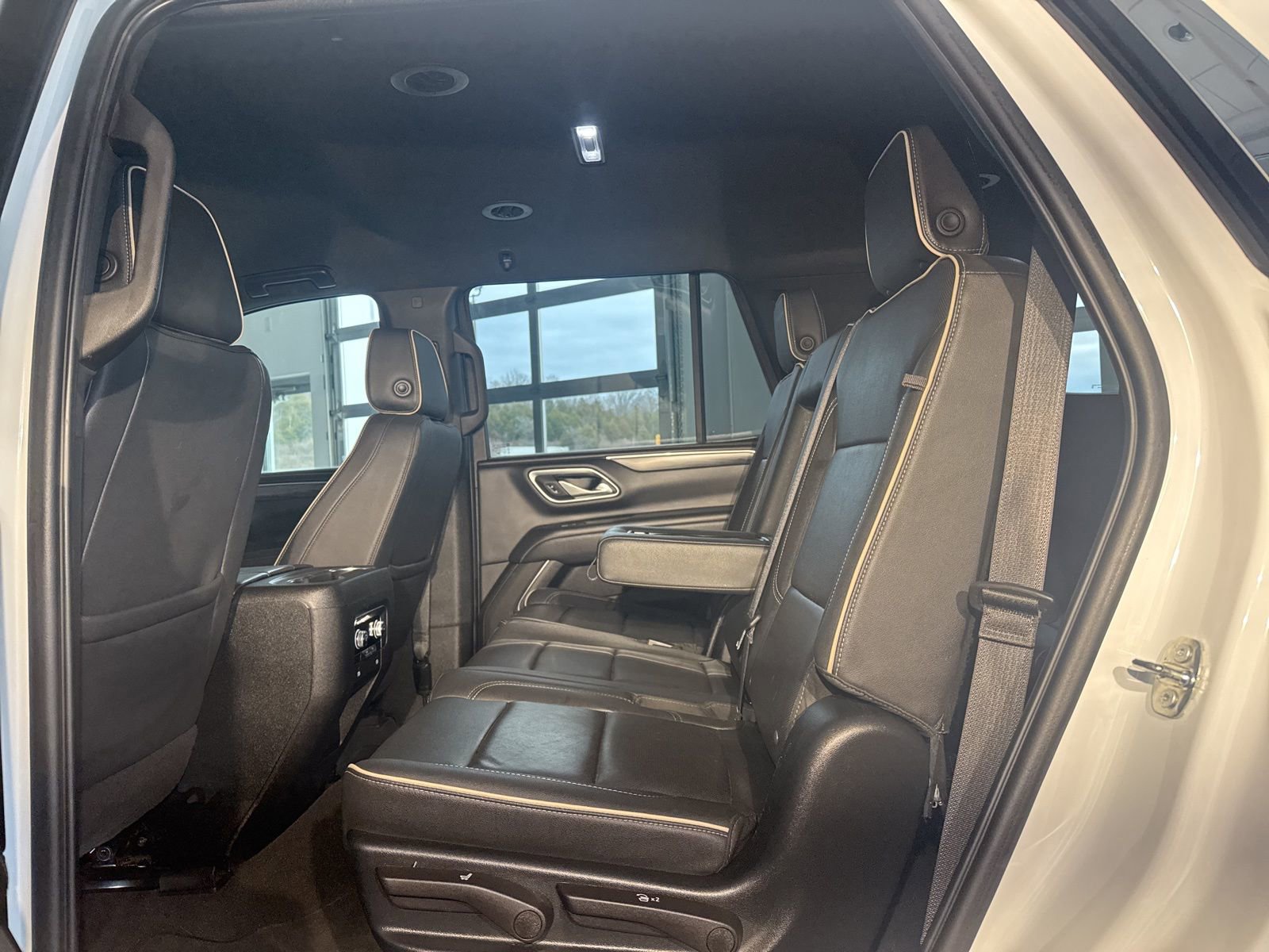 Used 2023 GMC Yukon SLT image 19