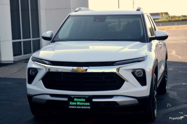 Used 2025 Chevrolet TrailBlazer LT FWD image 1