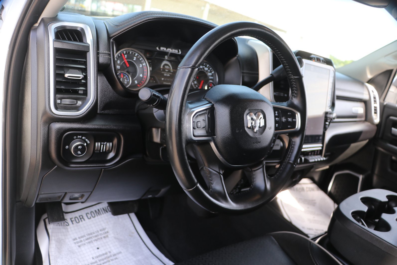 Used 2024 RAM 2500 Laramie w/ Safety Group AWD/4WD image 15