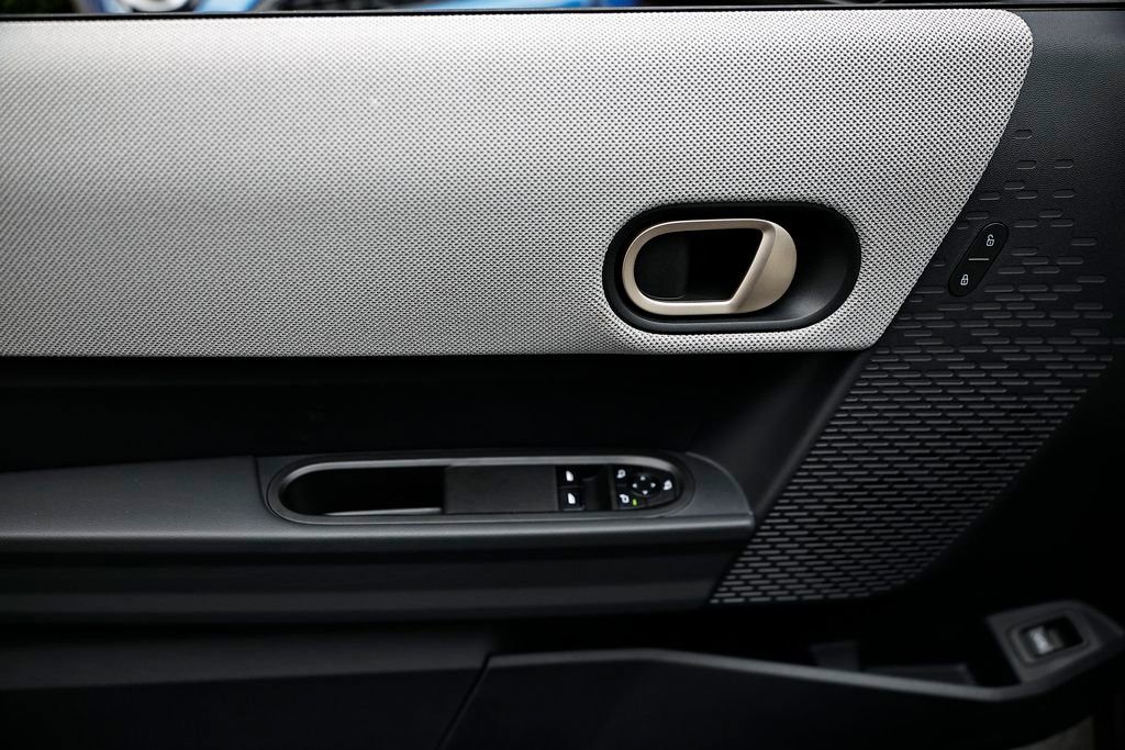 New 2026 MINI Cooper 2-Door Hardtop FWD image 15