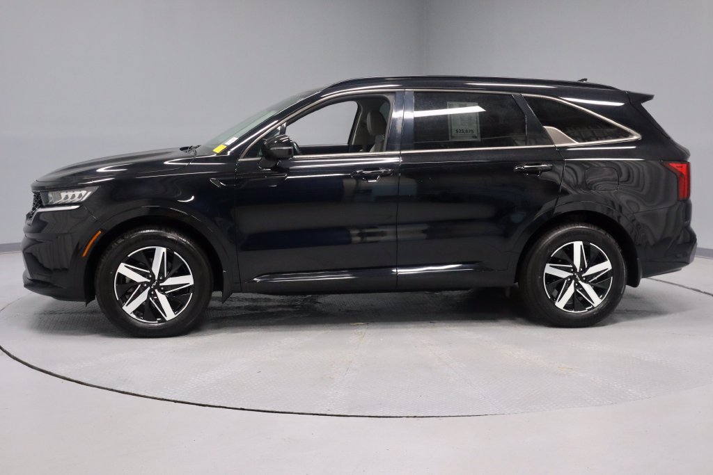 Used 2022 Kia Sorento S FWD image 9
