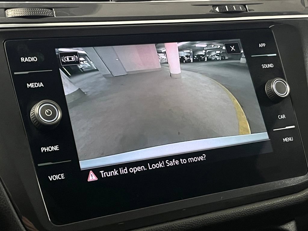 Used 2023 Volkswagen Tiguan SE w/ Panoramic Sunroof Package FWD image 30