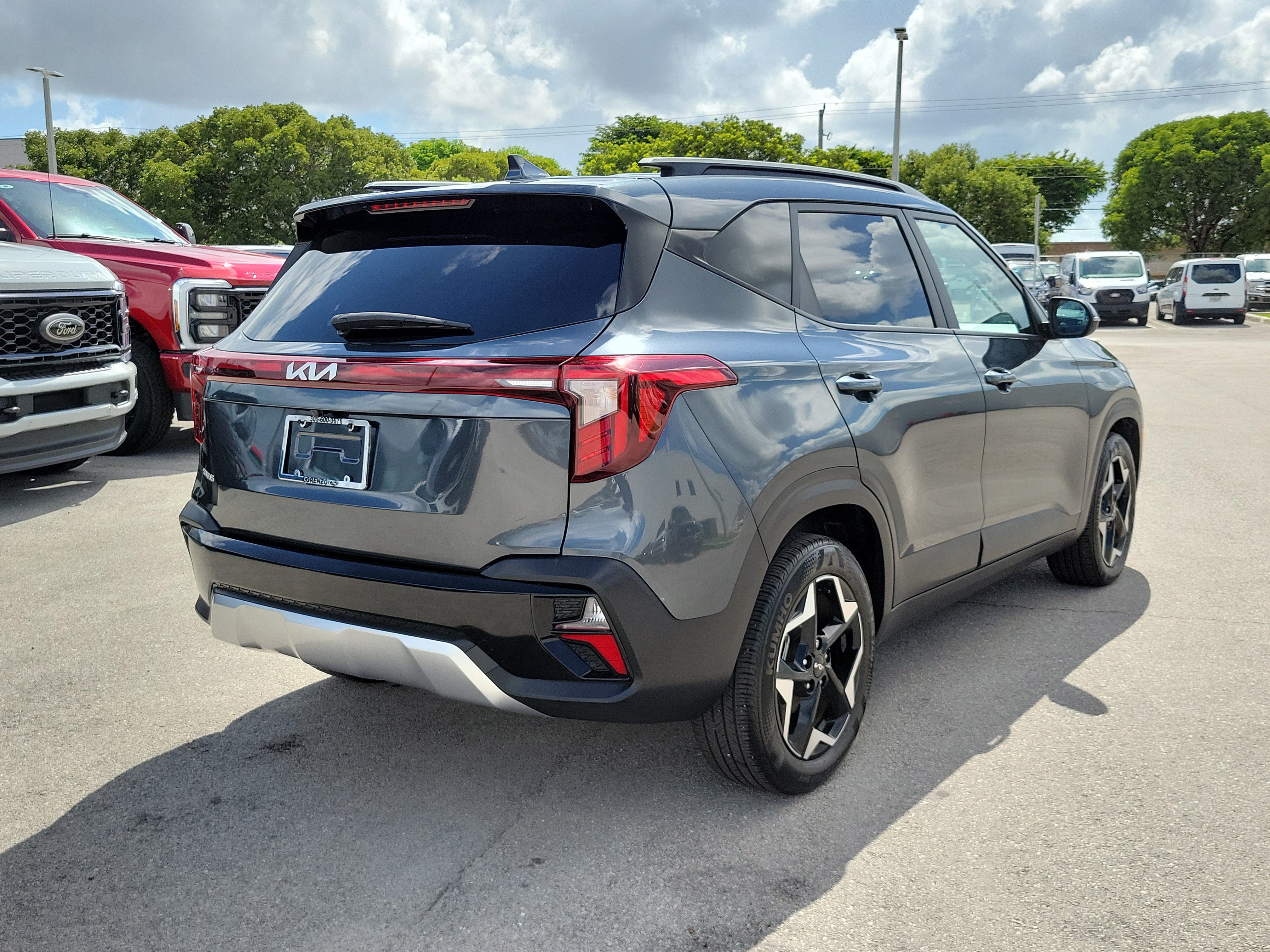 Used 2025 Kia Seltos S FWD image 5