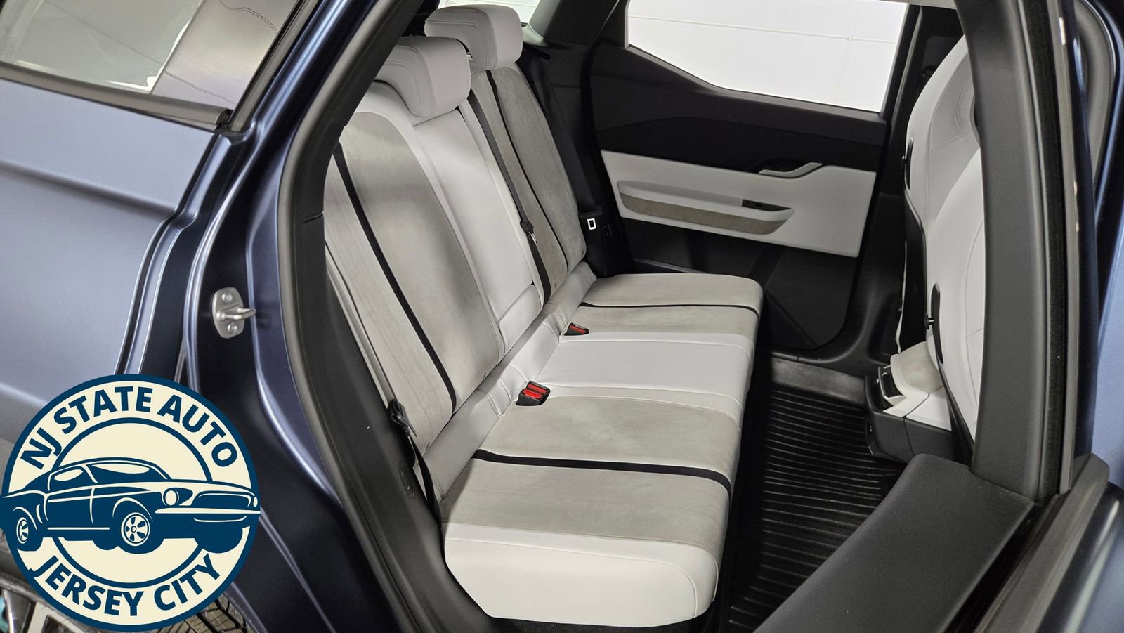 Used 2023 Fisker Ocean One image 31