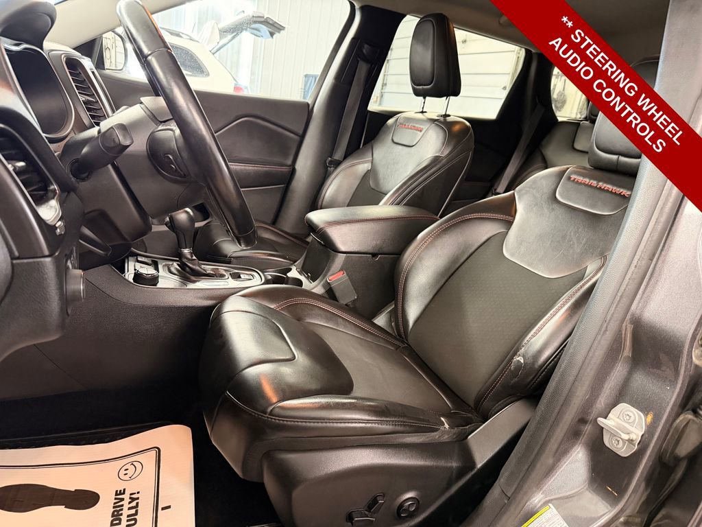 Used 2019 Jeep Cherokee Trailhawk w/ Cold Weather Group image 12