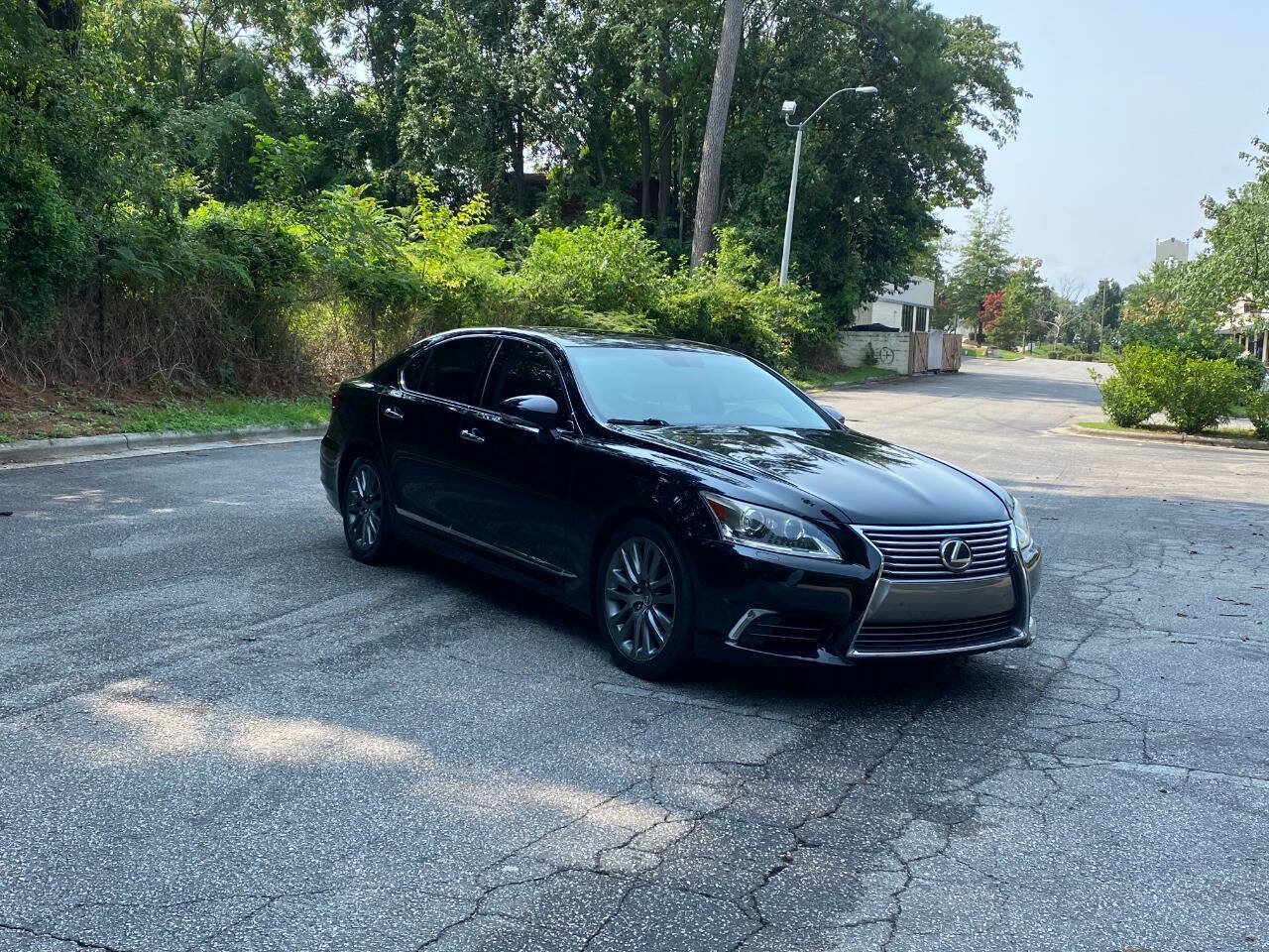 Used 2015 Lexus LS 460 w/ Comfort Package RWD image 3