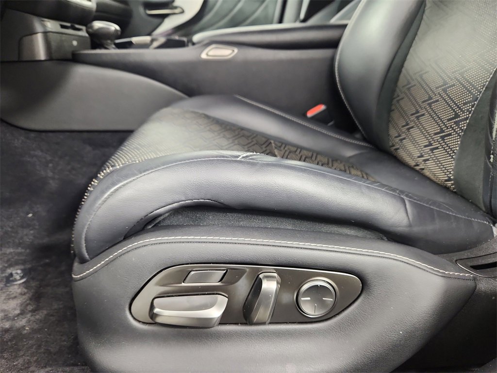 Used 2018 Lexus LS 500 F Sport image 11