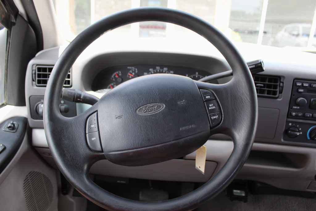 Used 2001 Ford F250 Lariat RWD image 16