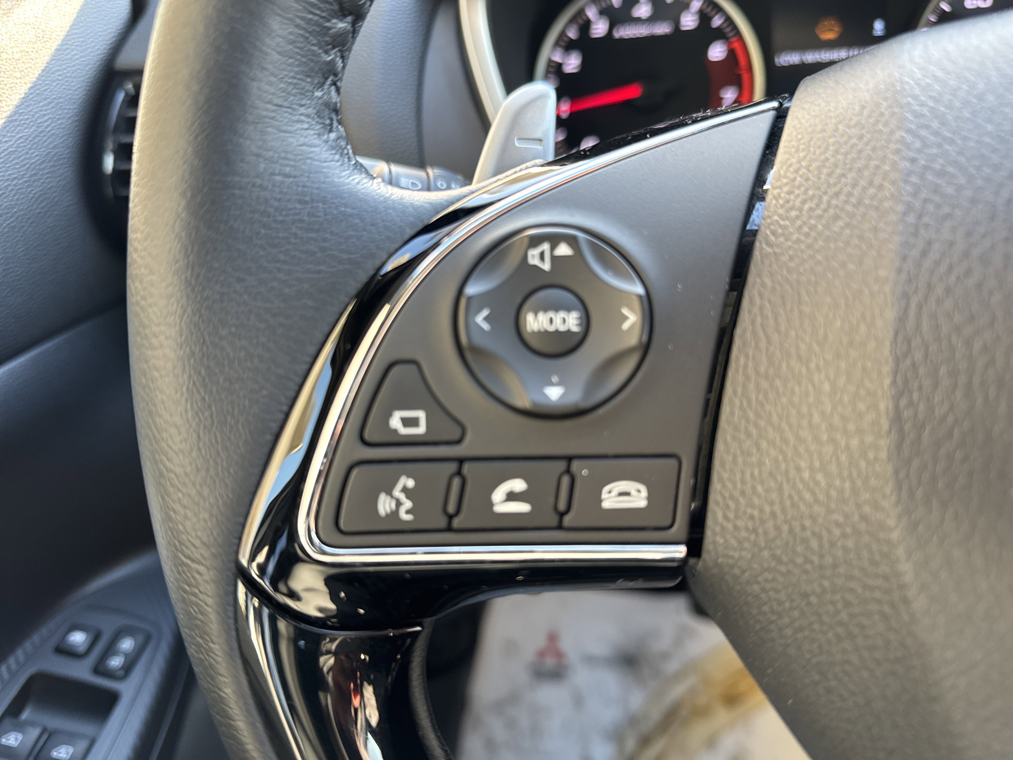 Used 2022 Mitsubishi Eclipse Cross AWD image 17