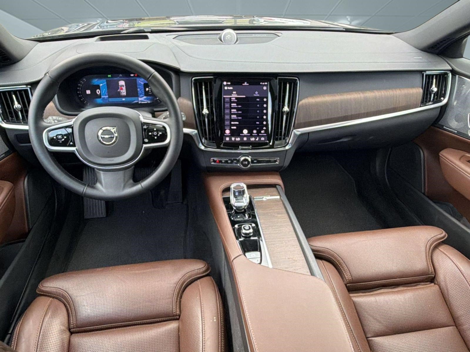 Certified 2025 Volvo V90 B6 Cross Country Ultra AWD/4WD image 15