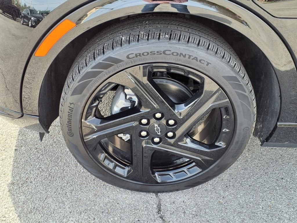 Used 2025 Chevrolet Equinox EV RS FWD image 9