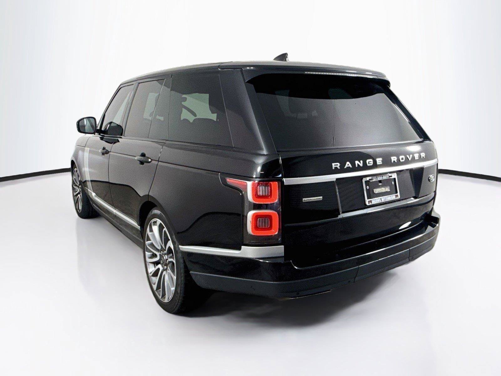 Used 2019 Land Rover Range Rover Supercharged AWD/4WD image 3