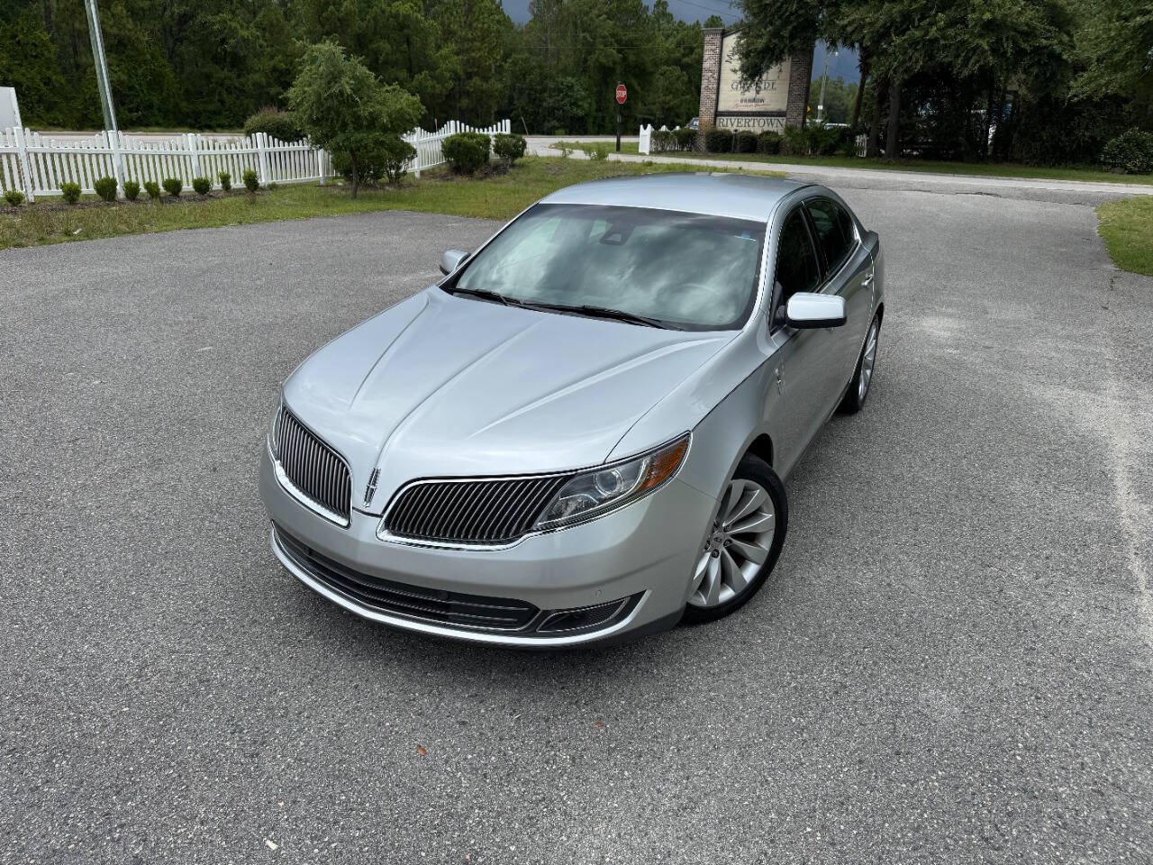 Used 2013 Lincoln MKS FWD image 30