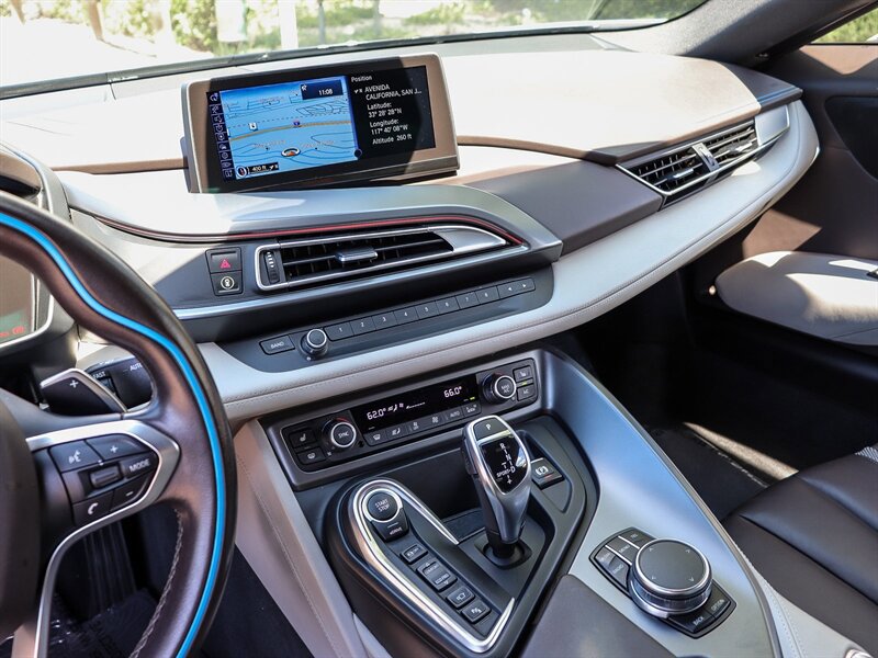 Used 2017 BMW i8 image 27