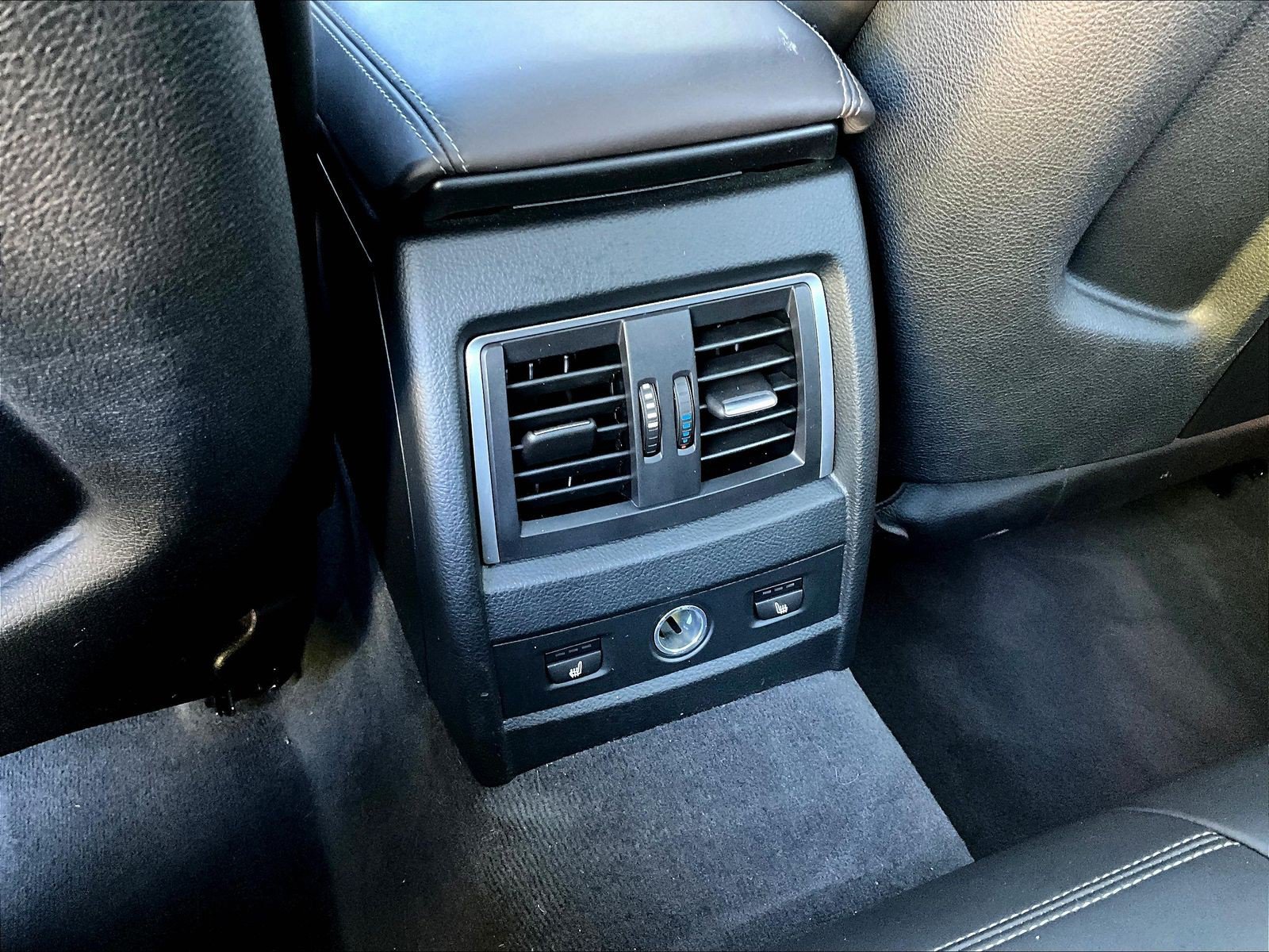 Used 2017 BMW M3 RWD image 10