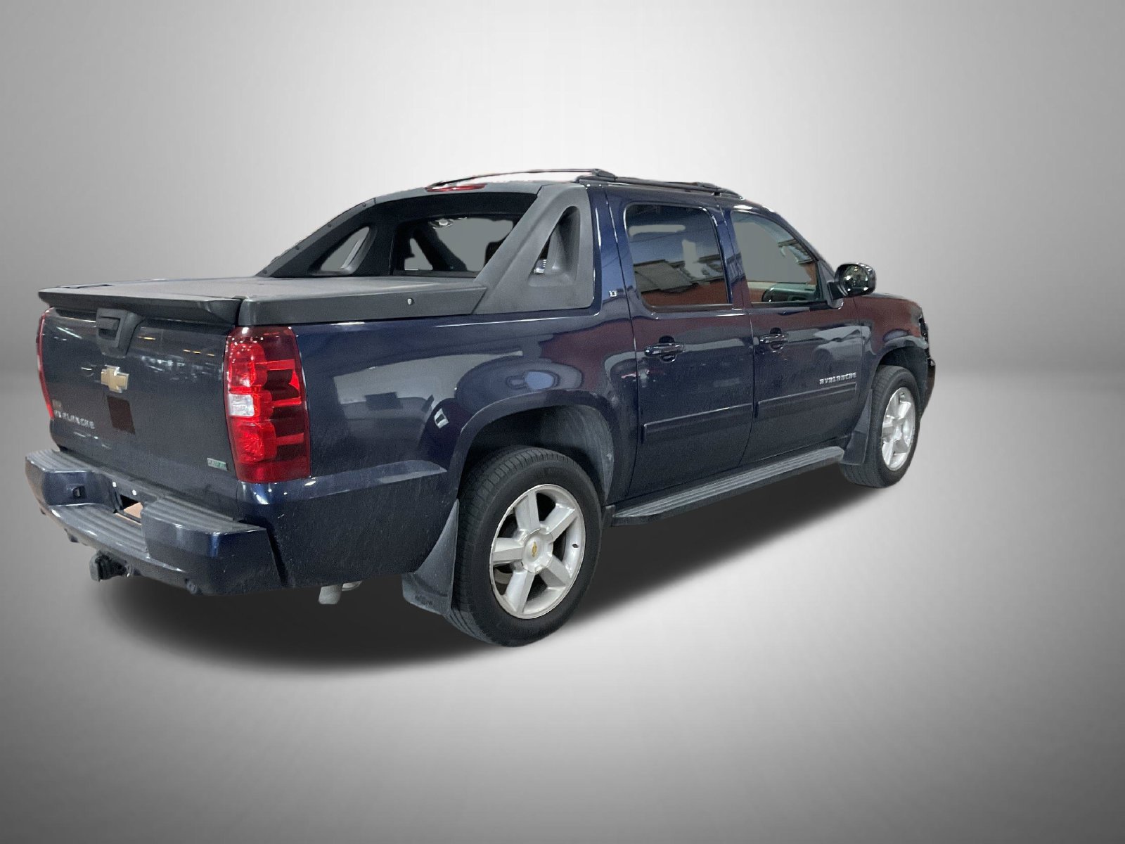 Used 2011 Chevrolet Avalanche LT w/ Luxury Package AWD/4WD image 3