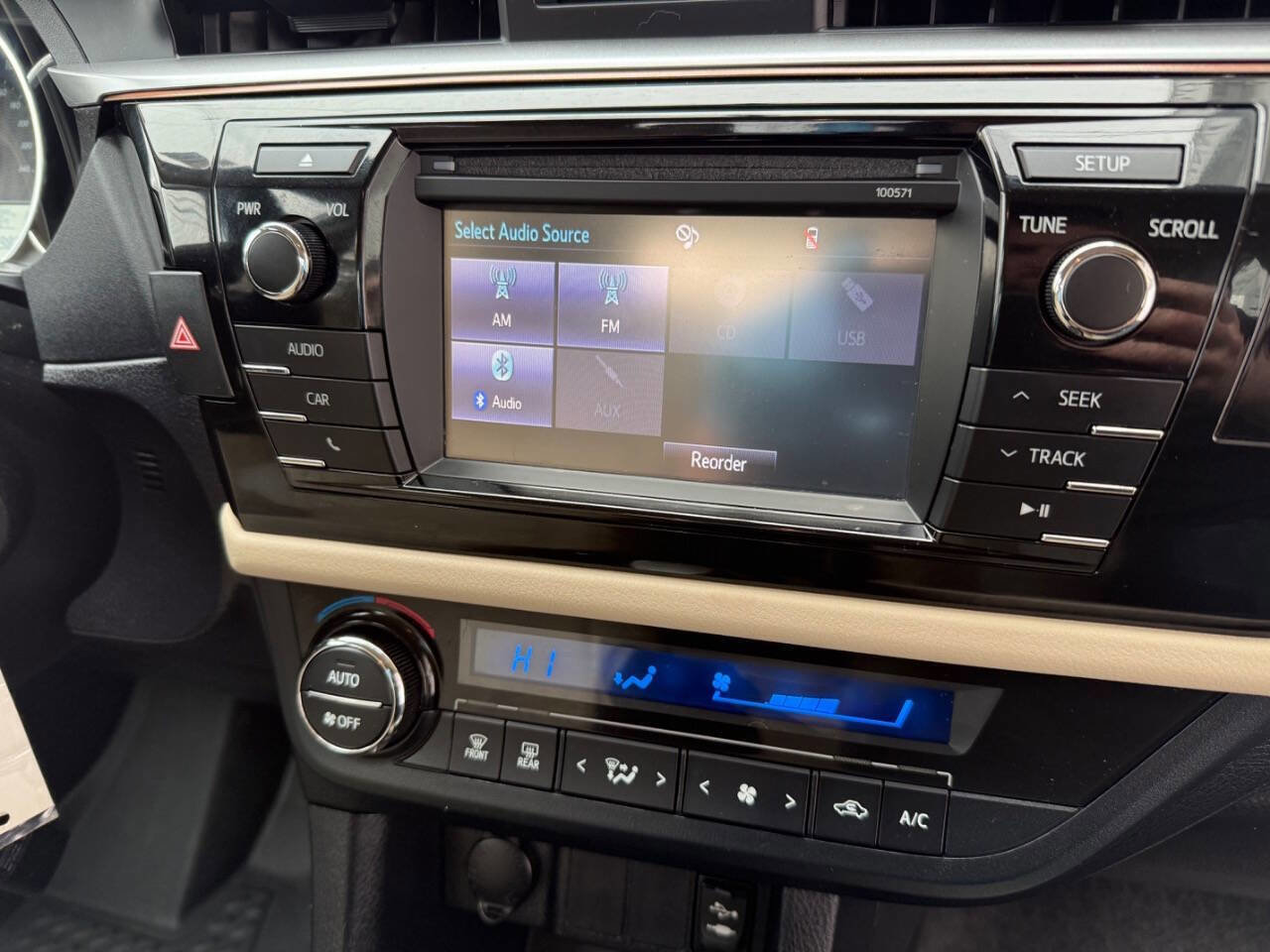 Used 2016 Toyota Corolla LE FWD image 17