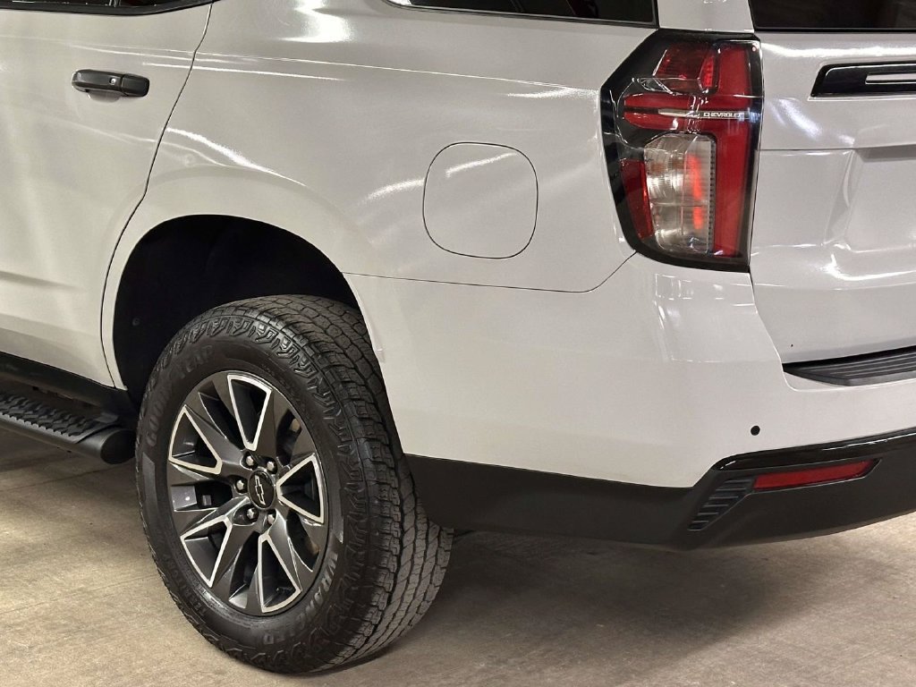 Used 2023 Chevrolet Tahoe Z71 w/ Luxury Package AWD/4WD image 10