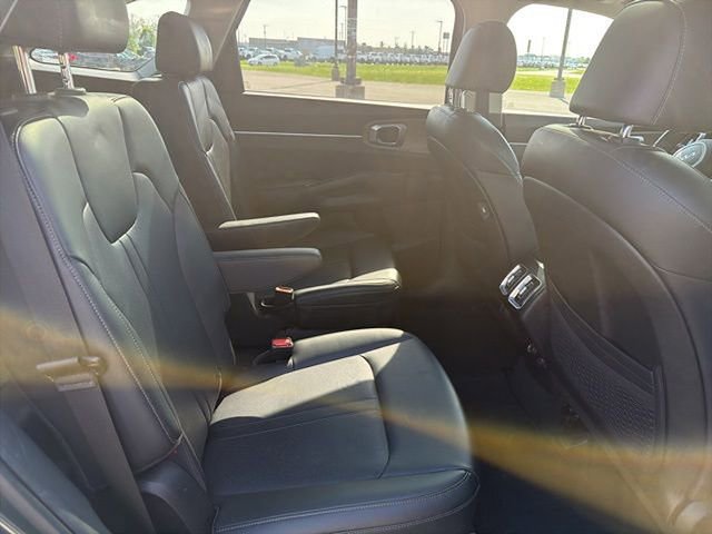 Used 2023 Kia Sorento X-Line EX image 12
