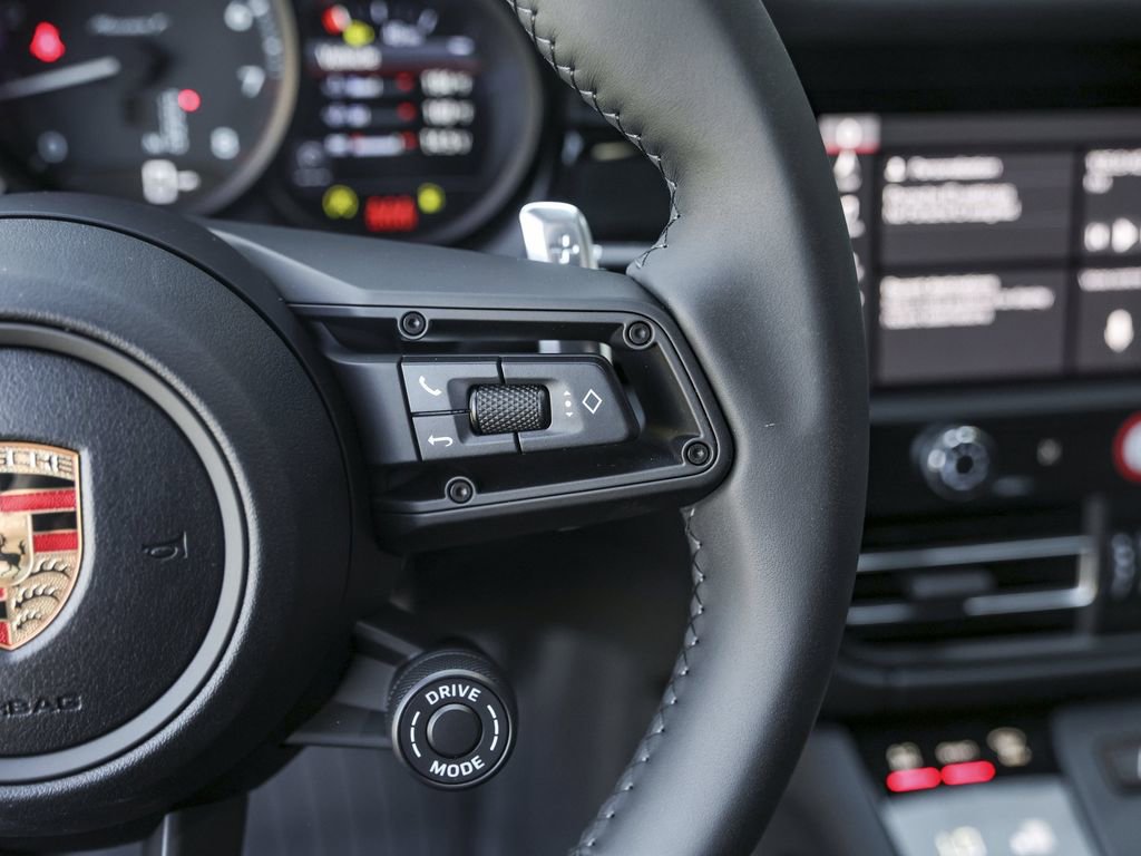 Certified 2026 Porsche Macan Turbo AWD/4WD image 20