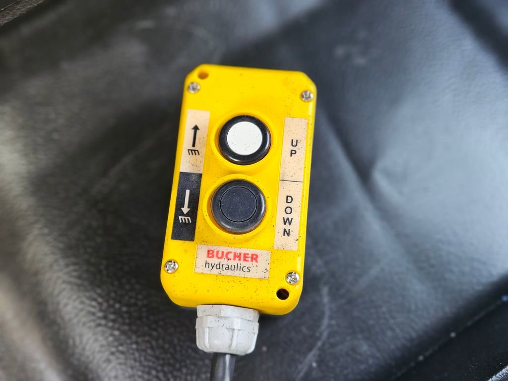 New 2024 RAM 3500 Tradesman w/ Chrome Appearance Group image 23