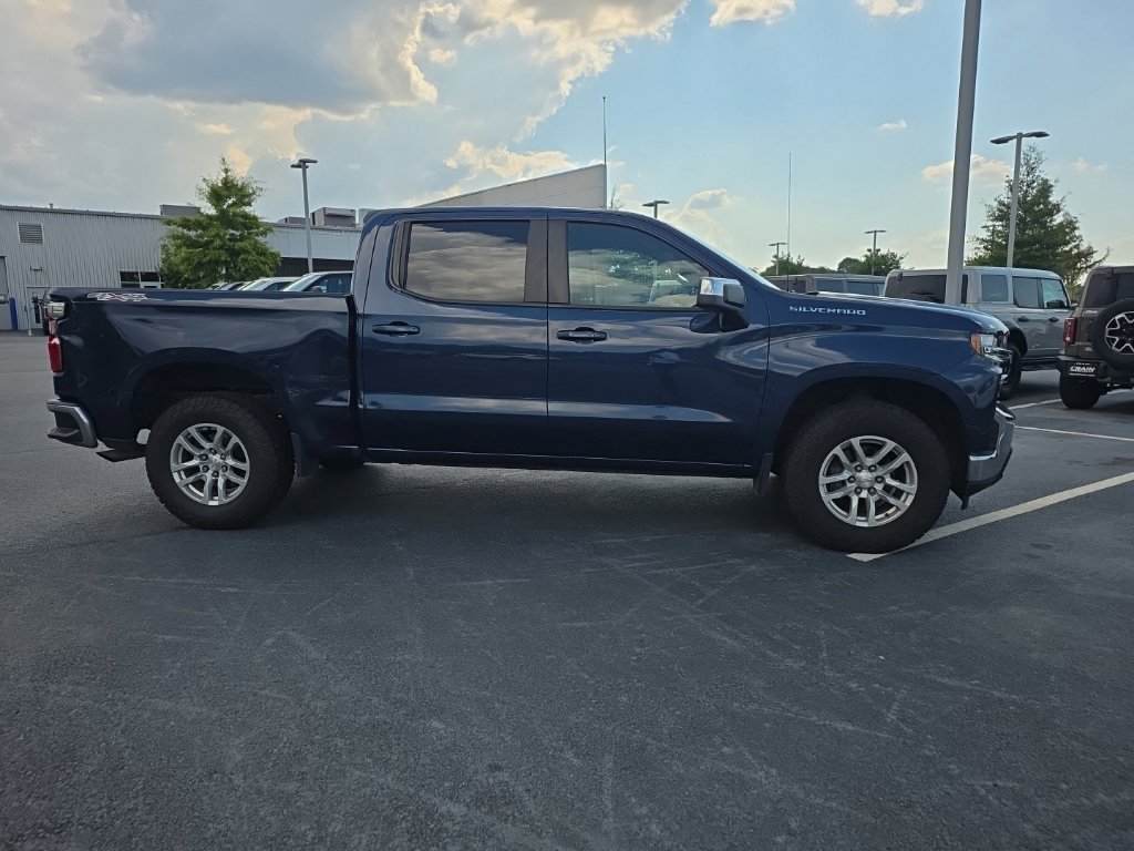 Used 2021 Chevrolet Silverado 1500 LT AWD/4WD image 5